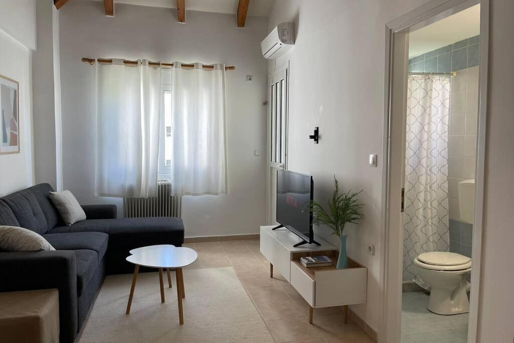 Attic Studio Stay Каламата Экстерьер фото